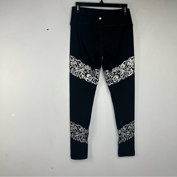 90 Degree Size Medium Black Silver Scroll Leggings D5 - Picture 4 of 6